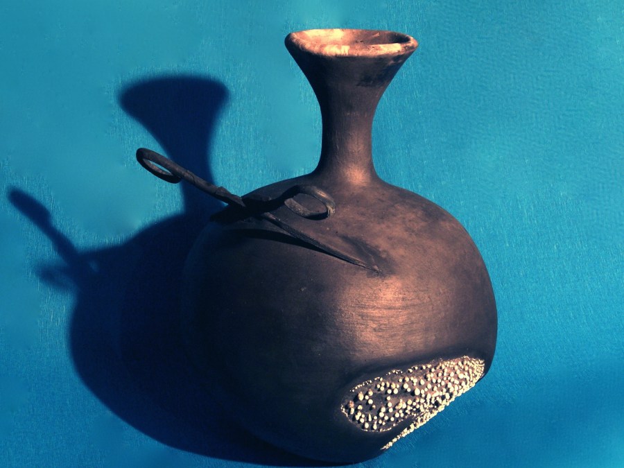 Paperclay mit Schere Raku 45cm